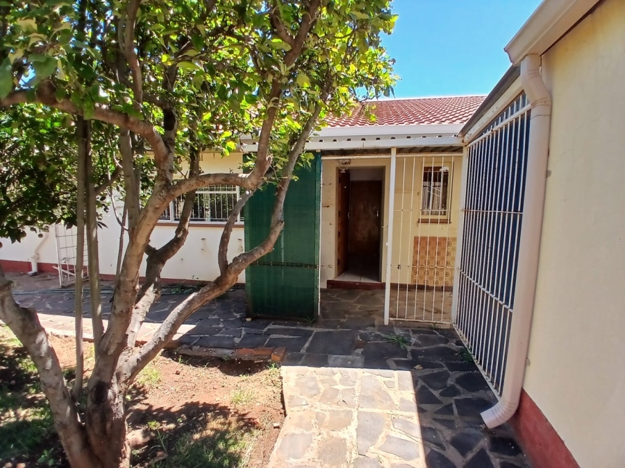 To Let 3 Bedroom Property for Rent in Fleurdal Free State
